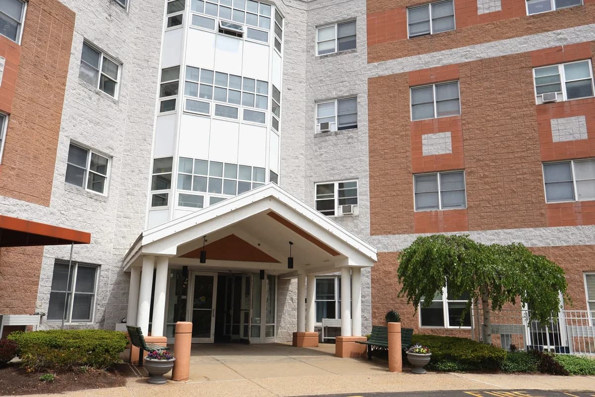 Exterior entrance to Advinia Care Oakland Grove in Woonsocket, Rhode Island
